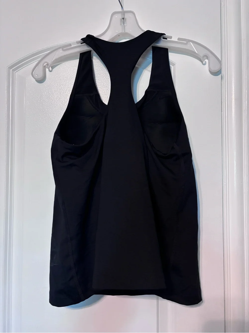 ⚡️FLASH SALE Nike Black Racerback Tank w White Swoosh & build in bra. Size Large - Picture 3 of 8